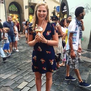 Meet your Posher, Elissa